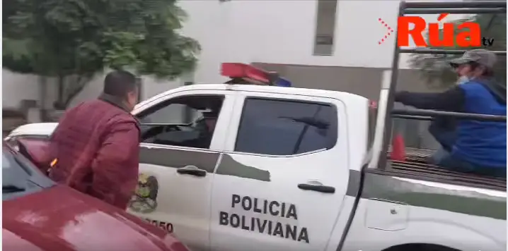 Agreden a guardia de seguridad y destrozan vidrio blindex en Hospital de Tercer Nivel de Montero