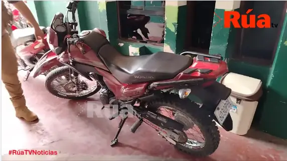 Reconoció su moto robada e inició una persecución por la ciudad.