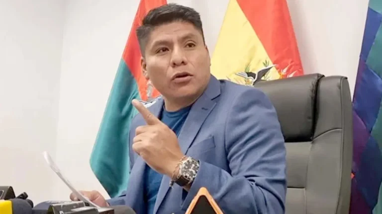 Loza dice a Arce que ‘aliste maletas’ y a los movilizados les pide ‘valentía’