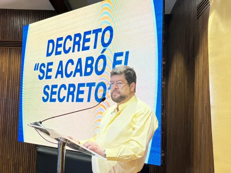 "Se acabó el secreto", el segundo decreto que anuncia Samuel si llega a la presidencia