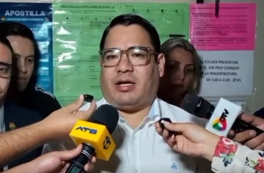 Uno de los hijos del presidente Luis Arce es denunciado por su pareja por violencia familiar