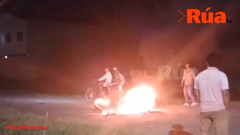 Envían a la cárcel a involucrado en asalto con arma blanca y robo de motocicleta a una mujer en el Barrio Villa Gladys; la policía busca a sus tres cómplices prófugos.